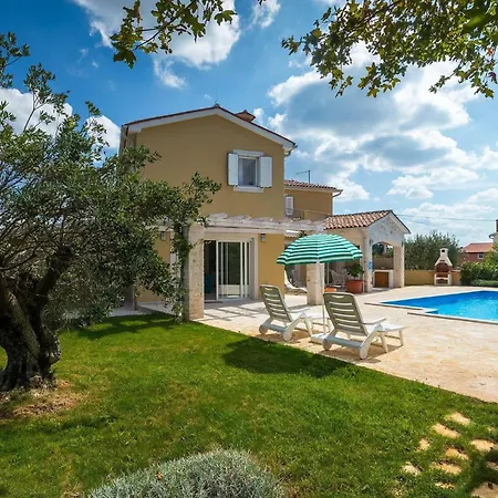 Nyaraló Larisa Poreč