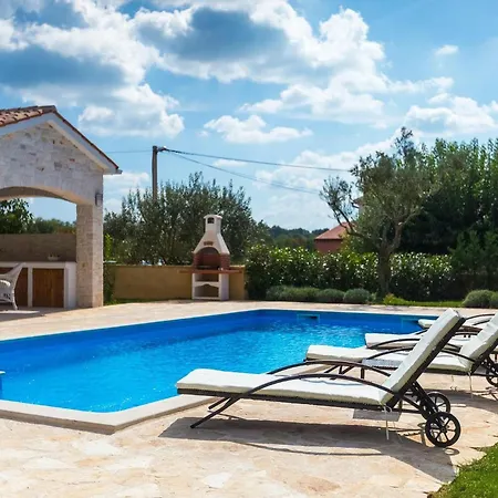 Larisa Holiday home