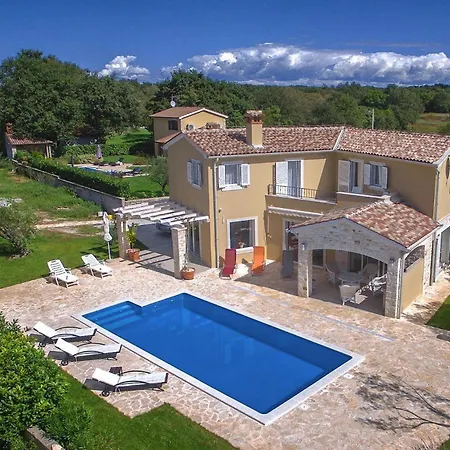 Larisa Tatil Evi Poreč